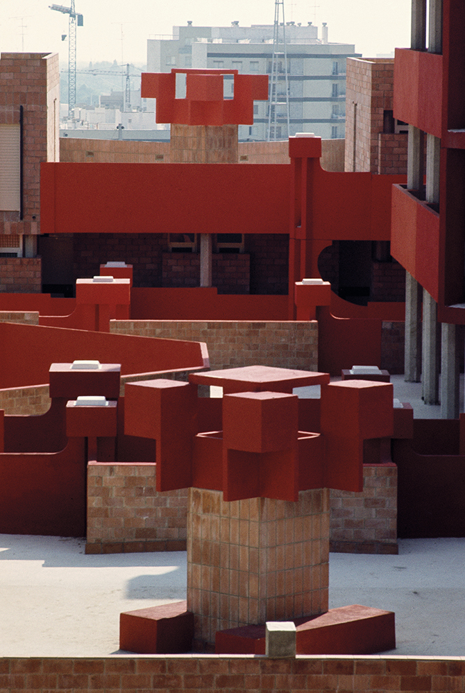 Manera-Magazine-Taller-Arquitectura-Ricardo-Bofill-Divina-Izquierda-Barcelona-06