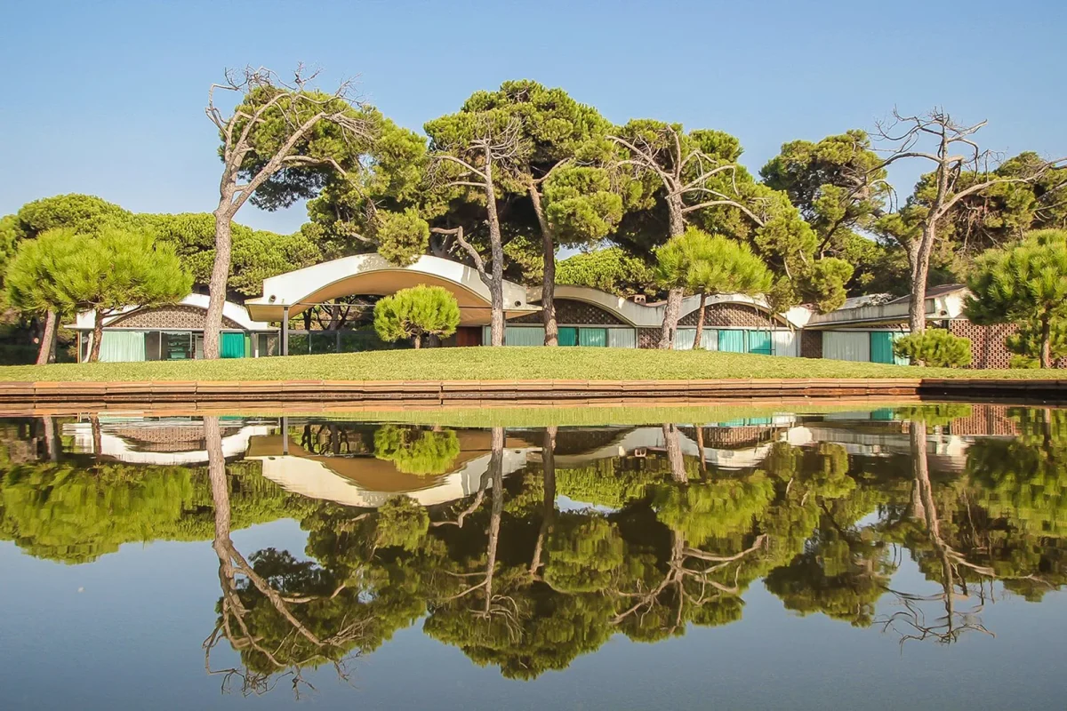 La Ricarda, la casa de Antoni Bonet donde el arte aprendió a vivir bajo los pinos